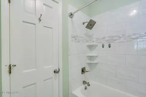 Bath - 168 S Eagle Ridge Dr, Florence, MS 39073 photo 2 of 3
