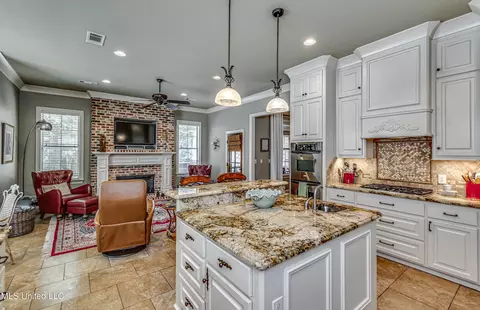 Kitchen - 215 Carmichael Blvd, Madison, MS 39110 photo 2 of 8