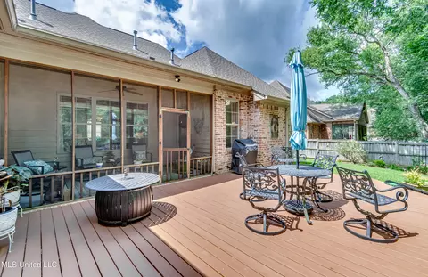 Exterior - 215 Carmichael Blvd, Madison, MS 39110 photo 13 of 14