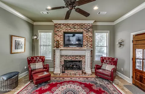 Living - 215 Carmichael Blvd, Madison, MS 39110 photo 6 of 8