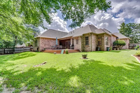 Exterior - 215 Carmichael Blvd, Madison, MS 39110 photo 8 of 14