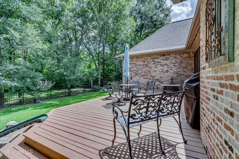 Exterior - 215 Carmichael Blvd, Madison, MS 39110 photo 12 of 14