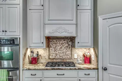 Kitchen - 215 Carmichael Blvd, Madison, MS 39110 photo 7 of 8
