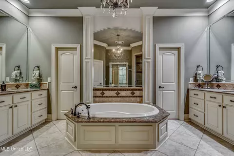 Bath - 215 Carmichael Blvd, Madison, MS 39110 photo 4 of 10