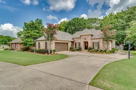 Exterior - 215 Carmichael Blvd, Madison, MS 39110 photo 2 of 14