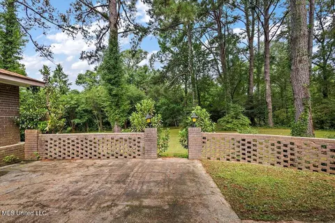 Exterior - 4035 Venus Ave, Jackson, MS 39212 photo 2 of 4