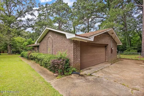 Exterior - 4035 Venus Ave, Jackson, MS 39212 photo 1 of 4