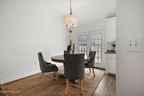 Dining - 204 Cherry Bark Dr, Brandon, MS 39047 photo 2 of 2