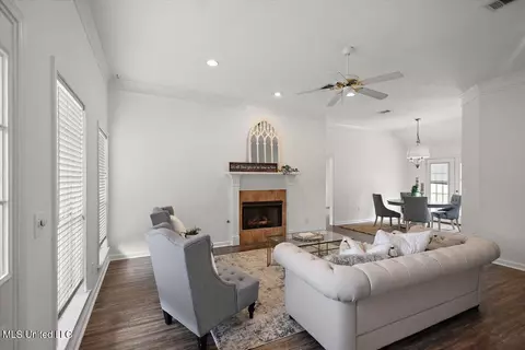 Living - 204 Cherry Bark Dr, Brandon, MS 39047 photo 1 of 1