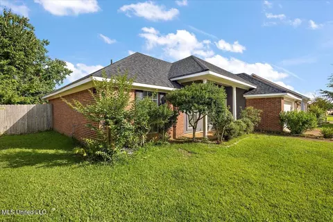 Exterior - 204 Cherry Bark Dr, Brandon, MS 39047 photo 2 of 6