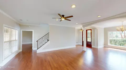 Living - 1377 Notting Hill Loop, Hernando, MS 38632 photo 5 of 6