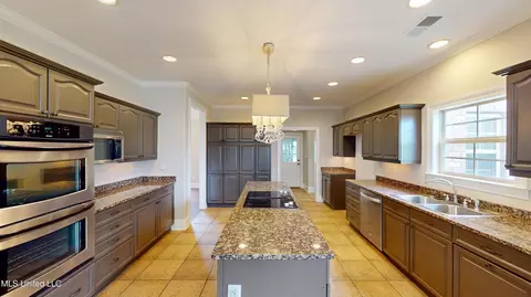 Kitchen - 1377 Notting Hill Loop, Hernando, MS 38632 photo 2 of 2