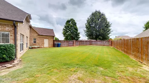 Exterior - 1377 Notting Hill Loop, Hernando, MS 38632 photo 6 of 8
