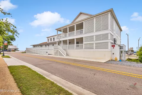 254 E Beach Blvd, Pass Christian, MS 39571 photo 1