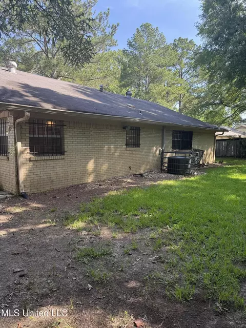 4251 Cypress Dr, Jackson, MS 39212 photo 2