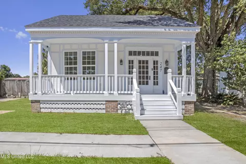 247 Forrest Ave, Biloxi, MS 39530