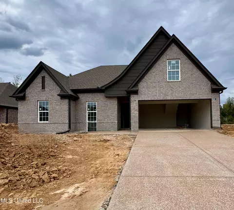 2398 Julianna Dr, Southaven, MS 38672