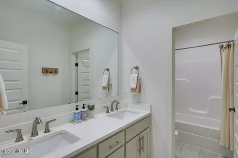 Bath - 156 Shore View Dr, Madison, MS 39110 photo 3 of 4