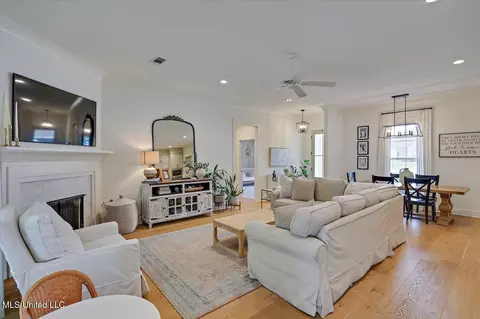 Living - 156 Shore View Dr, Madison, MS 39110 photo 2 of 2