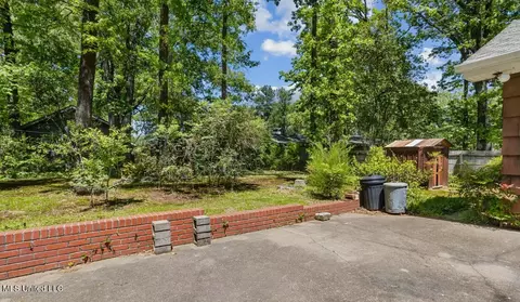 Exterior - 516 Naples Rd, Jackson, MS 39206 photo 2 of 6