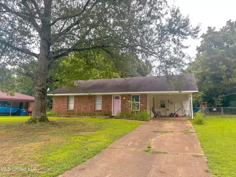 5161 Crestwood Cv, Horn Lake, MS 38637