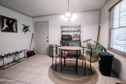 Dining - 629 Cherry Ln, Laurel, MS 39440 photo 1 of 1
