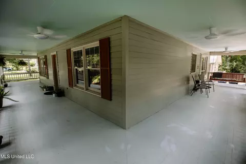 Exterior - 629 Cherry Ln, Laurel, MS 39440 photo 7 of 9