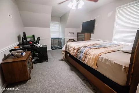 Bedroom - 629 Cherry Ln, Laurel, MS 39440 photo 4 of 6