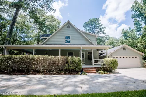 Exterior - 629 Cherry Ln, Laurel, MS 39440 photo 4 of 9