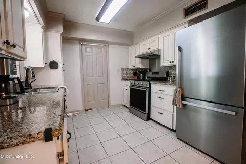 Other - 629 Cherry Ln, Laurel, MS 39440 photo 3 of 8