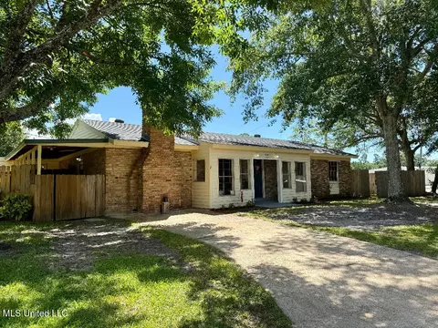 7000 Melrose Dr, Biloxi, MS 39532