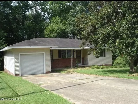 951 Reaves St, Jackson, MS 39204