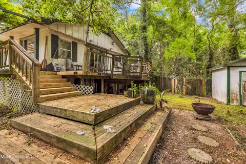 2844 Flounder Cir, Gautier, MS 39553