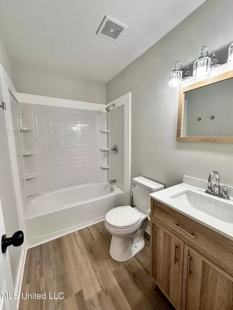 Bath - 8156 Highway 198, Lucedale, MS 39452 photo 2 of 2