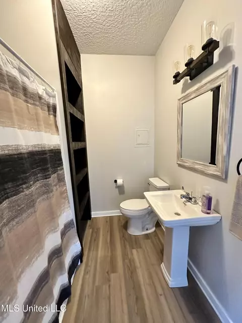 Bath - 8156 Highway 198, Lucedale, MS 39452 photo 1 of 2