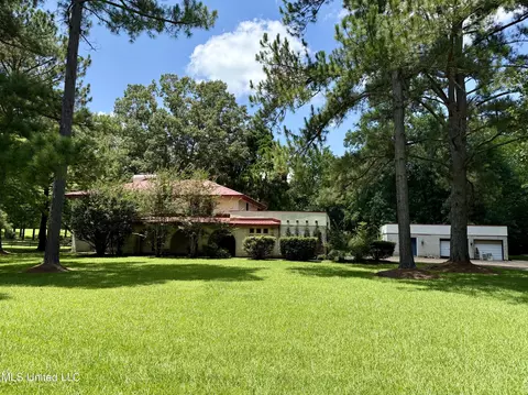 202 Hand Dr, Flowood, MS 39232