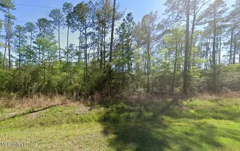 01 7th St, Bay Saint Louis, MS 39520