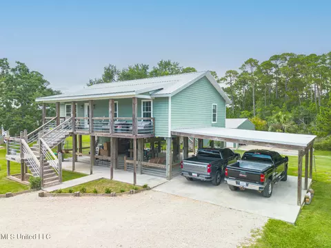 15900 Groue St, Biloxi, MS 39532