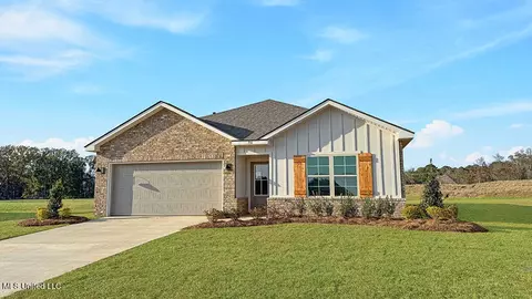 716 Honeysuckle Loop, Canton, MS 39046