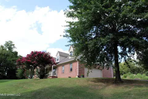 Exterior - 4660 Conner Dr, Hernando, MS 38632 photo 2 of 8