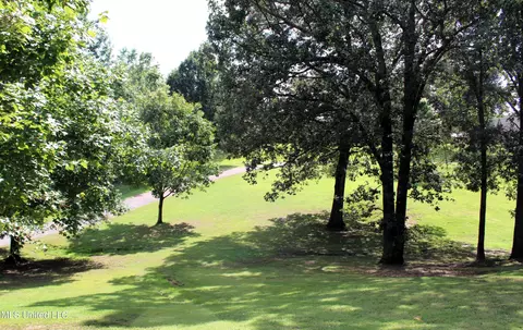 Exterior - 4660 Conner Dr, Hernando, MS 38632 photo 4 of 8