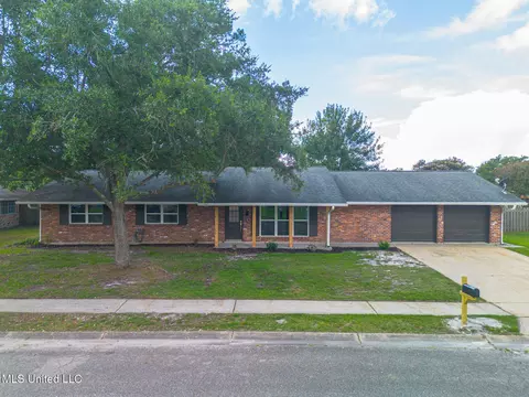 3 Briarwood Cir, Long Beach, MS 39560