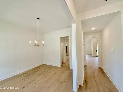 Entry Way - 1198 Creekside Ln, Hernando, MS 38632 photo 1 of 3