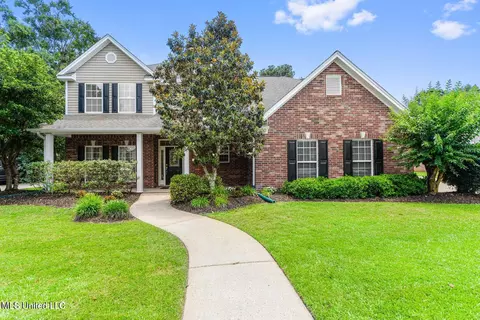 3825 Bergerac Ln, Ocean Springs, MS 39564