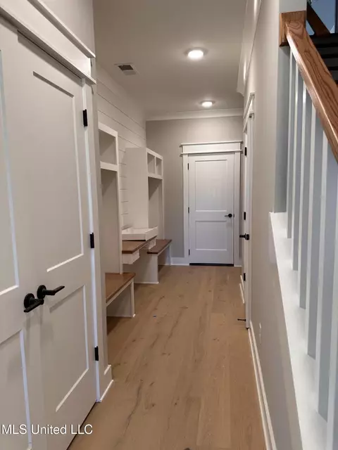 Entry Way - 1735 Bakersfield Way, Nesbit, MS 38651 photo 1 of 3