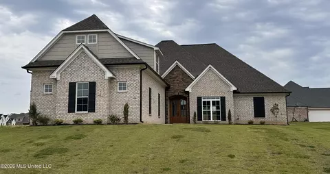 1735 Bakersfield Way, Nesbit, MS 38651