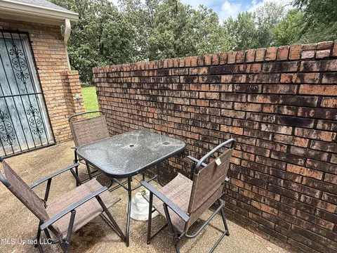 Exterior - 55 Oak Crest Pl, Brandon, MS 39042 photo 5 of 8