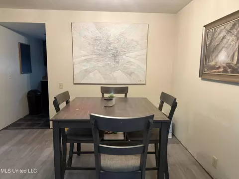Dining - 55 Oak Crest Pl, Brandon, MS 39042 photo 1 of 1