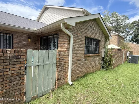 Exterior - 55 Oak Crest Pl, Brandon, MS 39042 photo 6 of 8