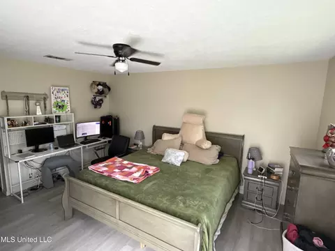 Bedroom - 55 Oak Crest Pl, Brandon, MS 39042 photo 3 of 4